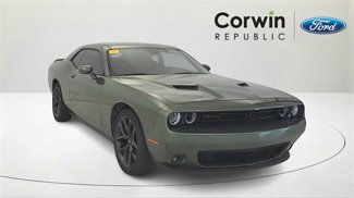 Used 2020 Dodge Challenger SXT w/ Blacktop Package image 1