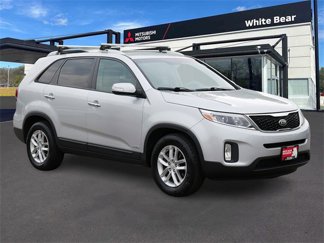 Used 2015 Kia Sorento LX image 1