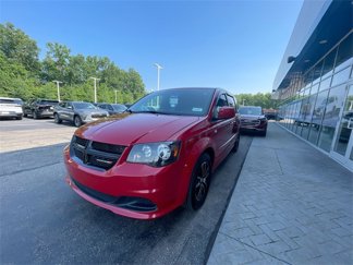 Used 2014 Dodge Grand Caravan SE image 1