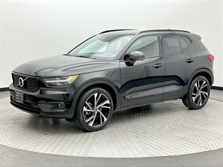 Certified 2022 Volvo XC40 T5 R-Design w/ Advanced Package image 1