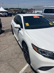 Used 2018 Toyota Camry L image 1