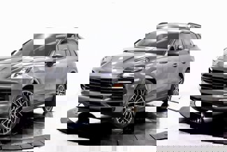 Certified 2020 Porsche Cayenne image 1