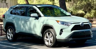 Used 2021 Toyota RAV4 XLE Premium image 1