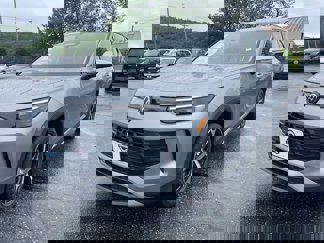 New 2025 Volkswagen Tiguan SE image 1