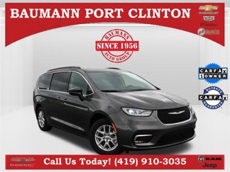 Used 2022 Chrysler Pacifica Touring-L image 1