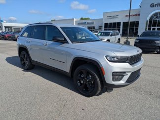 New 2025 Jeep Grand Cherokee Altitude image 1