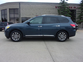Used 2015 Nissan Pathfinder SL w/ SL Premium Package image 1