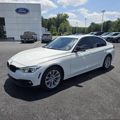Used 2018 BMW 320i xDrive Sedan w/ Premium Package image 1