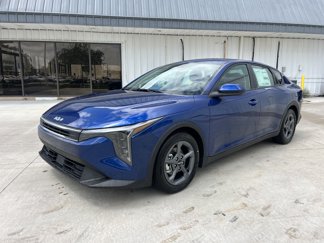 New 2025 Kia K4 LXS image 1