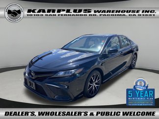 Used 2022 Toyota Camry SE image 1