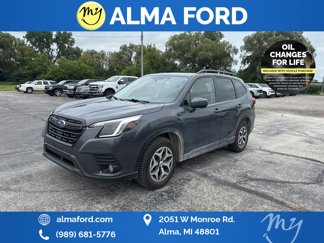 Used 2023 Subaru Forester Premium image 1