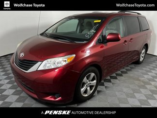 Used 2014 Toyota Sienna LE image 1