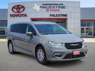 Used 2023 Chrysler Pacifica Touring-L image 1