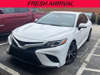Used 2018 Toyota Camry SE image 1