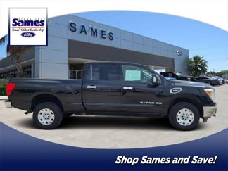 Used 2018 Nissan Titan SV image 1