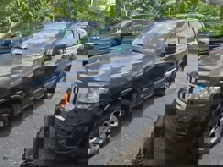 Used 2013 Jeep Grand Cherokee Laredo image 1