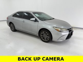 Used 2015 Toyota Camry LE image 1
