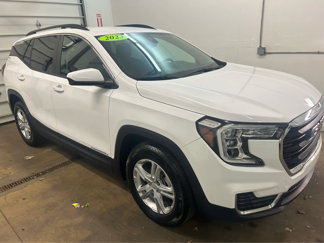 Used 2023 GMC Terrain SLE w/ Driver Convenience Package image 1