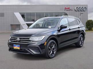 Used 2022 Volkswagen Tiguan SE w/ Panoramic Sunroof Package image 1