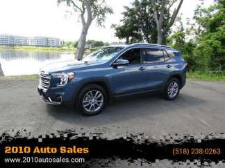 Used 2024 GMC Terrain SLT image 1