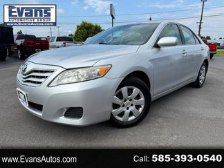 Used 2011 Toyota Camry LE image 1