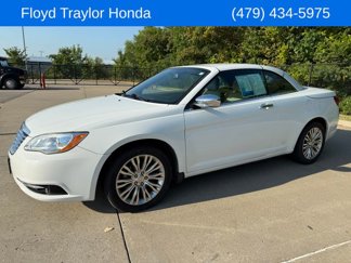 Used 2013 Chrysler 200 Limited image 1