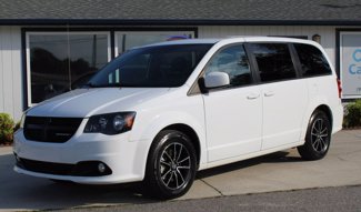 Used 2018 Dodge Grand Caravan SE image 1