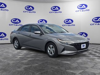 Used 2023 Hyundai Elantra SE image 1