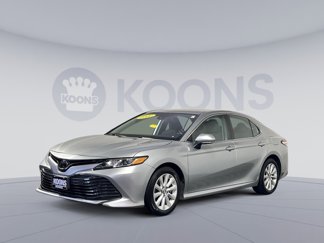 Used 2020 Toyota Camry LE image 1