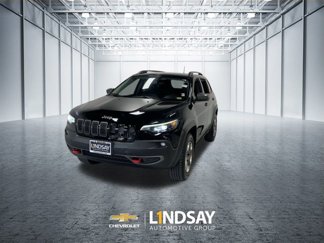 Used 2019 Jeep Cherokee Trailhawk image 1