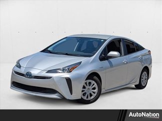 Used 2019 Toyota Prius LE image 1