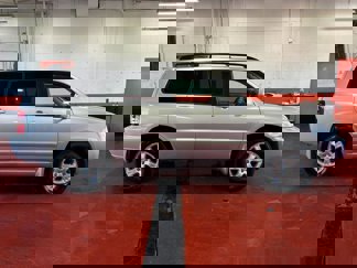 Used 2002 Toyota Highlander Limited image 1