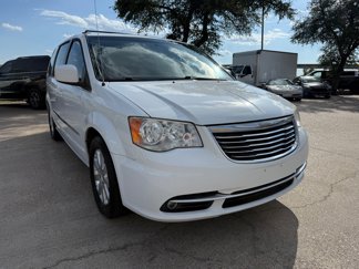 Used 2016 Chrysler Town & Country Touring image 1