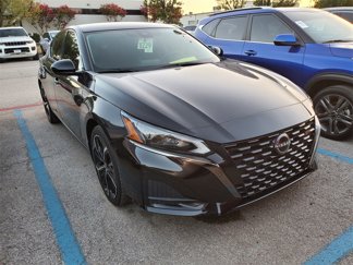 Used 2023 Nissan Altima 2.5 SR image 1