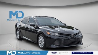 Used 2018 Toyota Camry L image 1