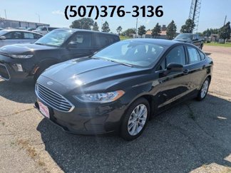 Used 2019 Ford Fusion SE image 1