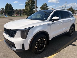 Used 2024 Kia Sorento S w/ Panoramic Sunroof Package image 1