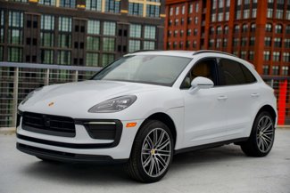Used 2025 Porsche Macan image 1