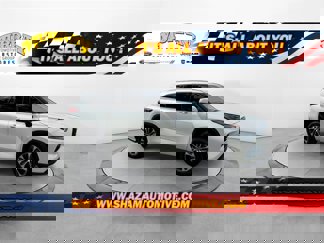 Used 2021 Toyota Highlander XLE image 1