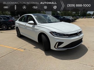 Used 2025 Volkswagen Jetta SE image 1