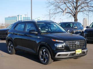Used 2025 Hyundai Venue SEL image 1