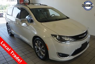 Used 2017 Chrysler Pacifica Limited w/ UConnect Theater Package image 1