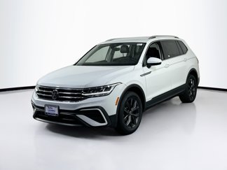 Used 2022 Volkswagen Tiguan SE image 1