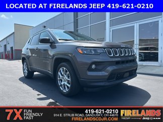Used 2022 Jeep Compass Latitude image 1
