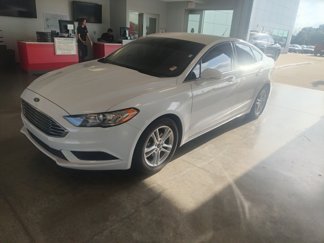 Used 2018 Ford Fusion SE image 1