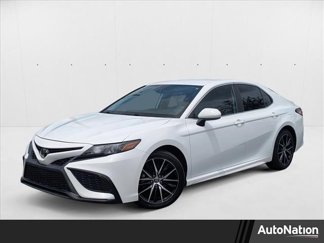 Used 2021 Toyota Camry SE image 1