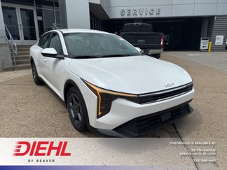 New 2025 Kia K4 LXS image 1