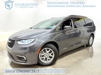 Used 2022 Chrysler Pacifica Touring-L image 1