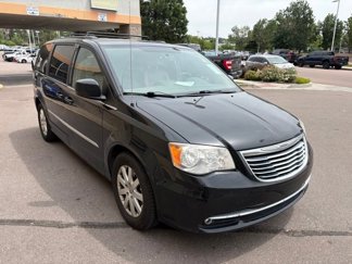 Used 2014 Chrysler Town & Country Touring image 1