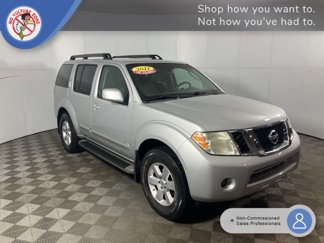 Used 2012 Nissan Pathfinder SV image 1